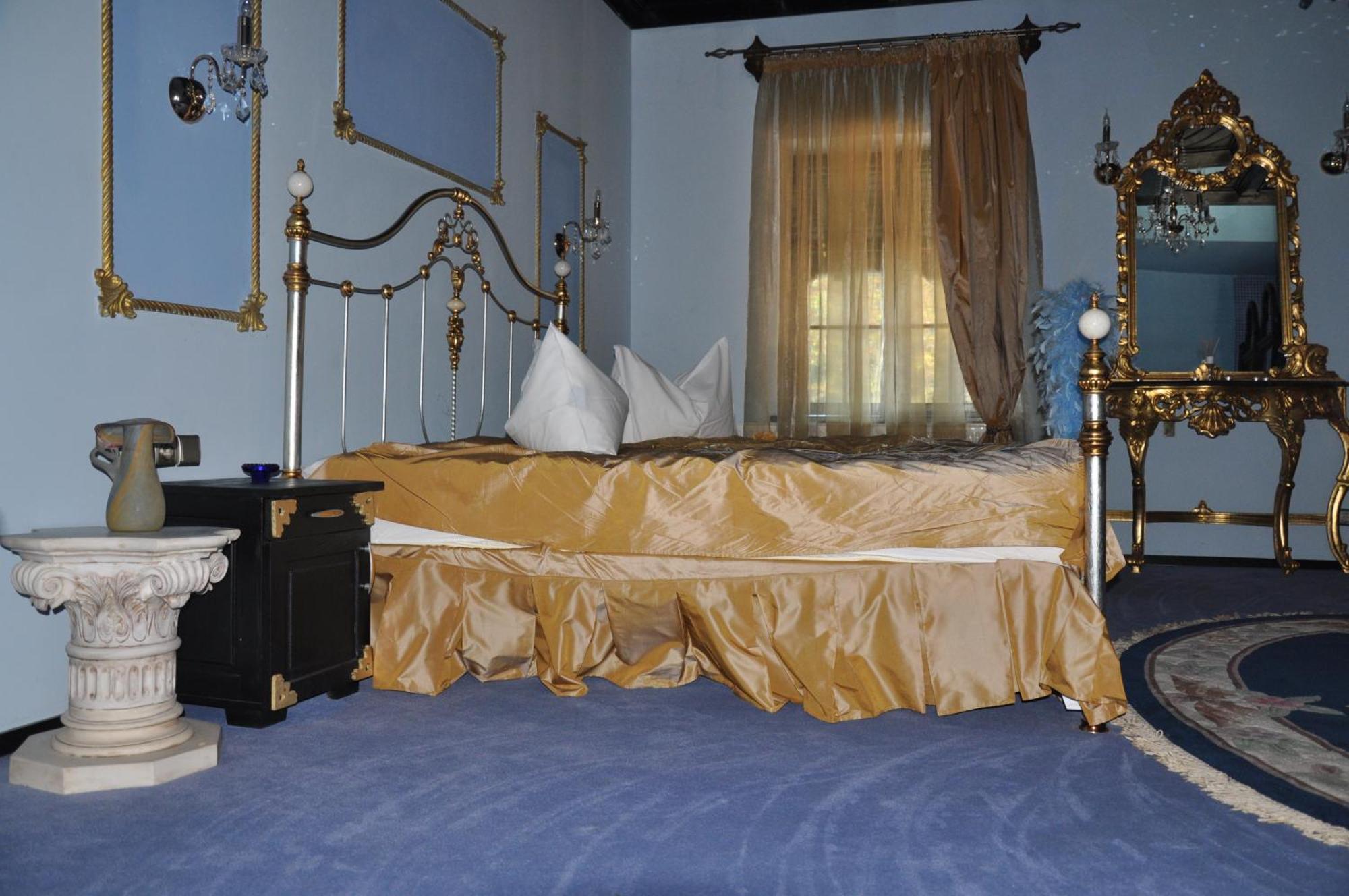 Casa Cu Farfurii Hotel Sinaia Szoba fotó