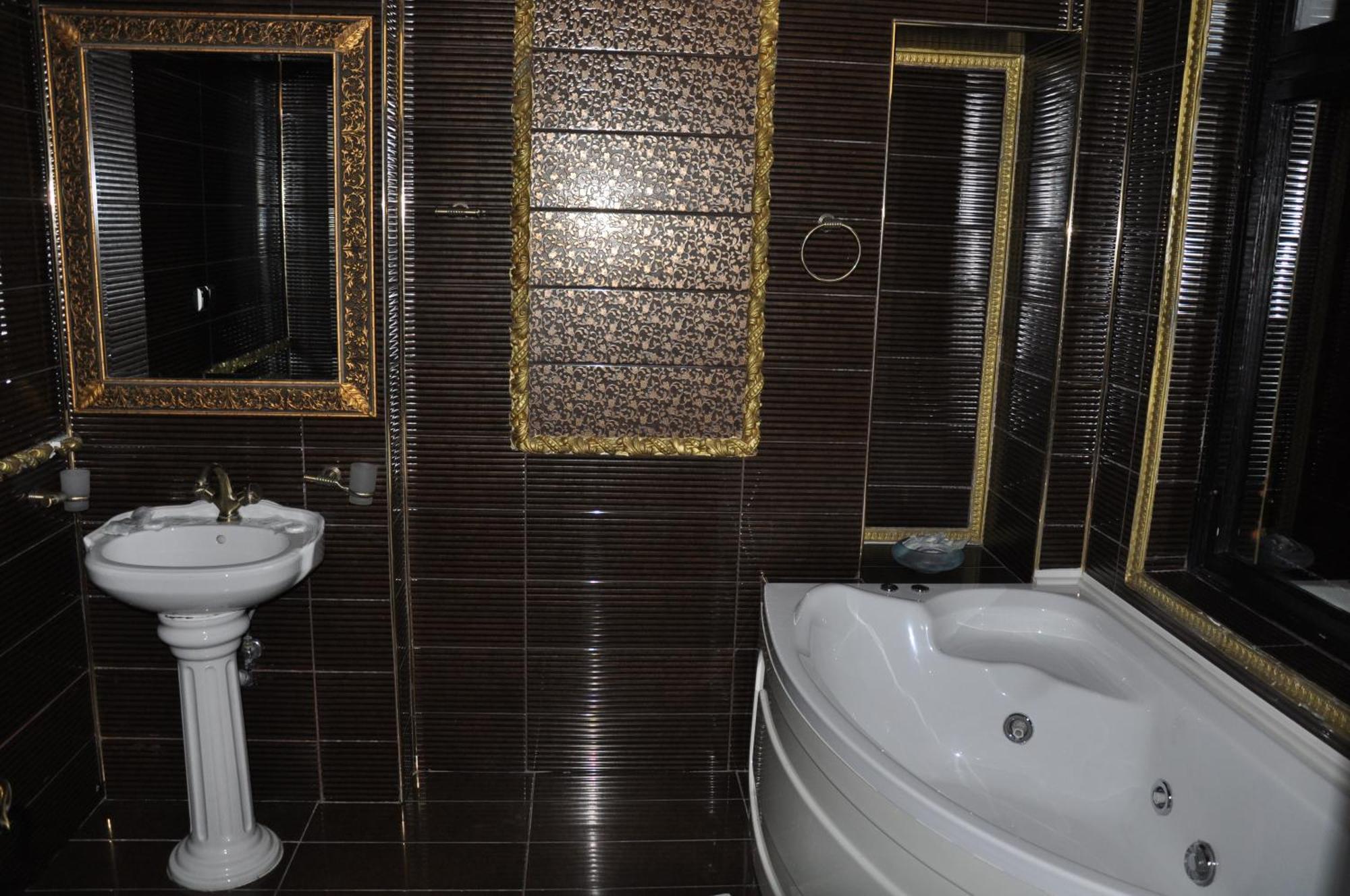 Casa Cu Farfurii Hotel Sinaia Szoba fotó