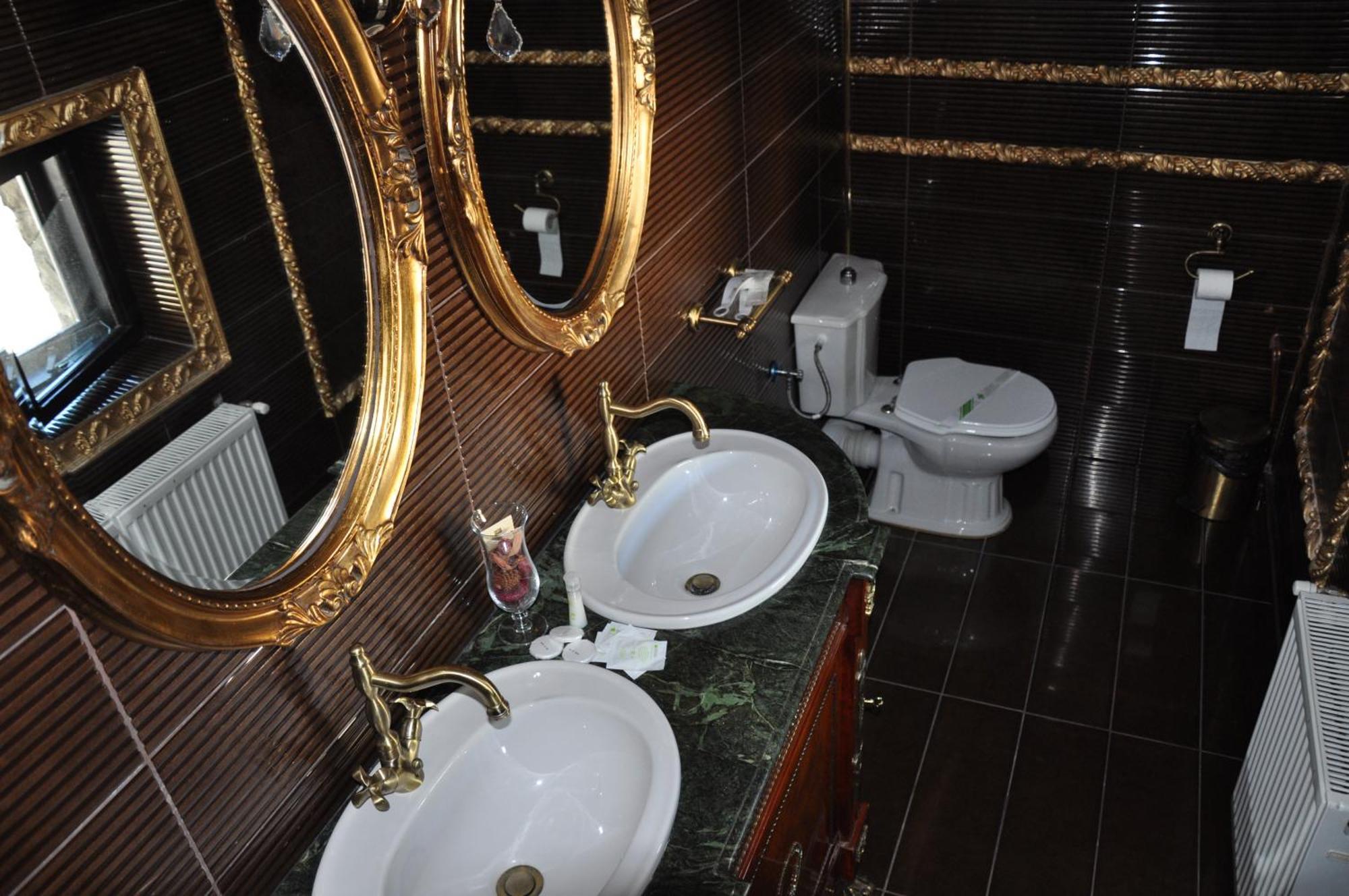 Casa Cu Farfurii Hotel Sinaia Szoba fotó